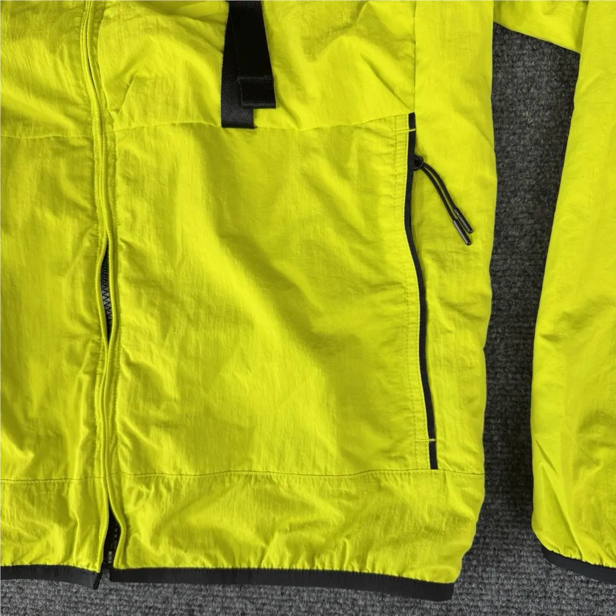 Nike clothing - FZ0750357 - FZ0750357 - Yellow (UPC: 197597265674) 1