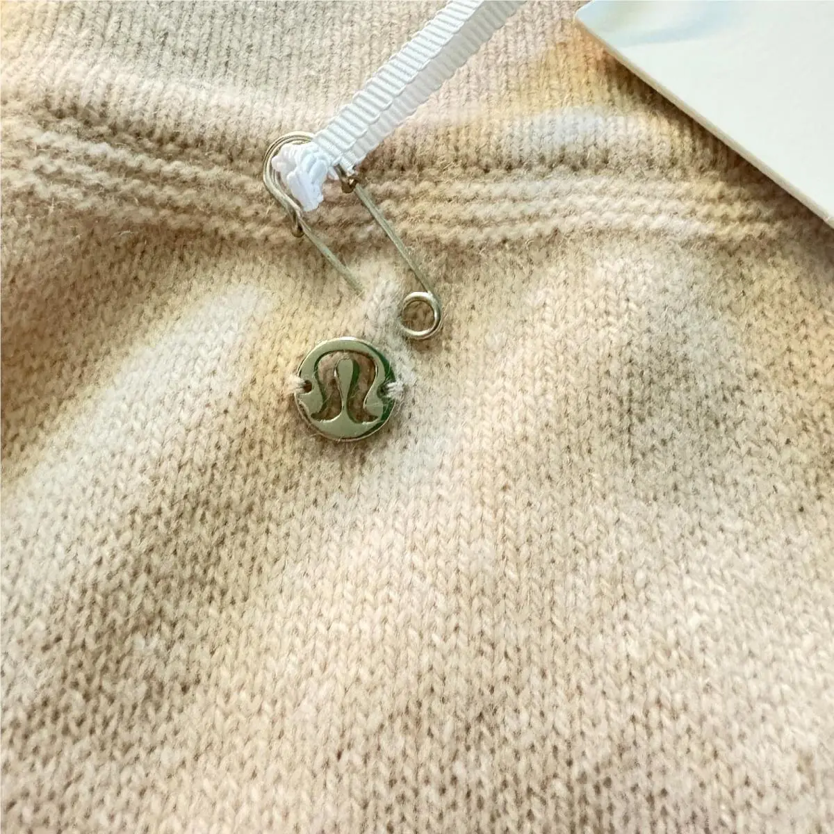 Lululemon clothing - Beige 5