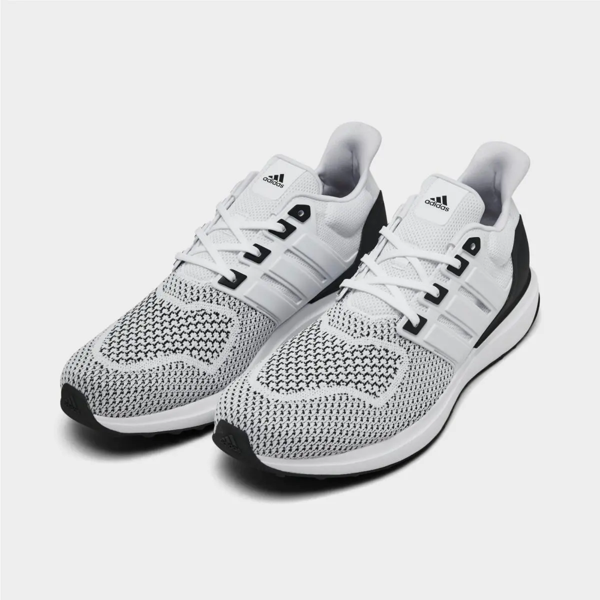 Adidas Ubounce Dna White Core Black. . Mens Size: 9