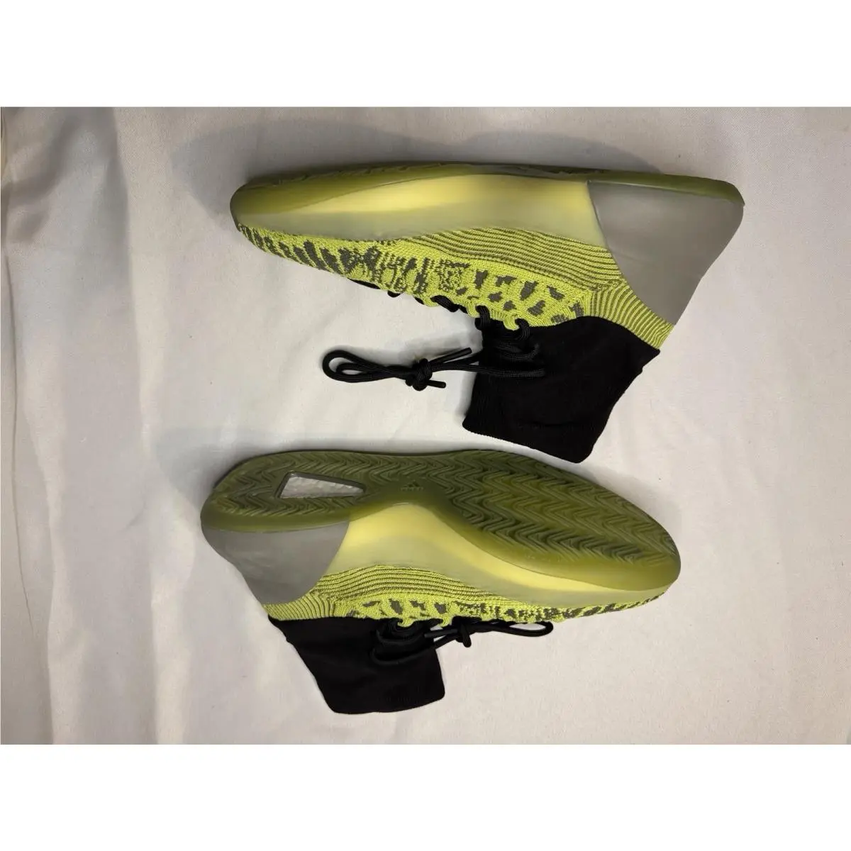 Adidas shoes - adidas Yeezy Basketball - Yeezy Basketball - HR0811 - Yellow 2
