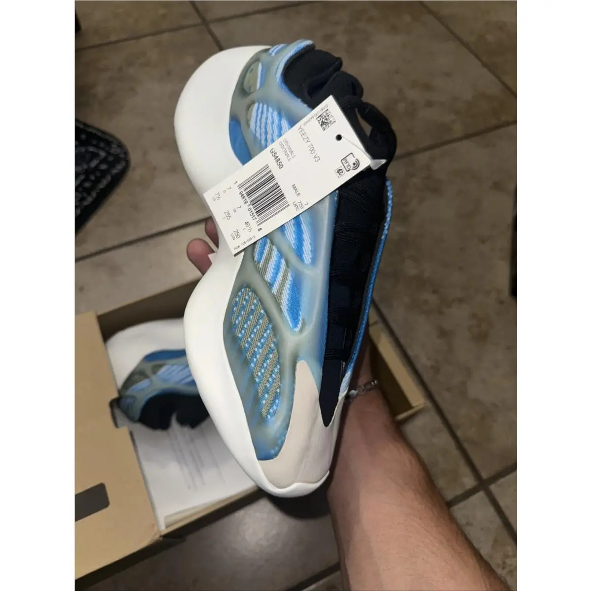 Adidas shoes - adidas Yeezy 700 V3 Arzareth - G54850 2