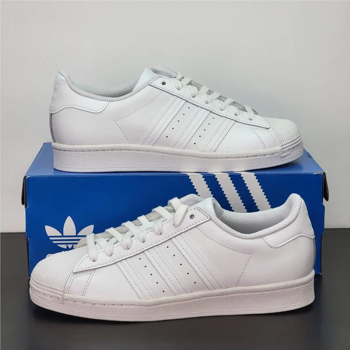 Adidas Superstar Men`s Size 8 Athletic Running Shoes White Casual Sneakers