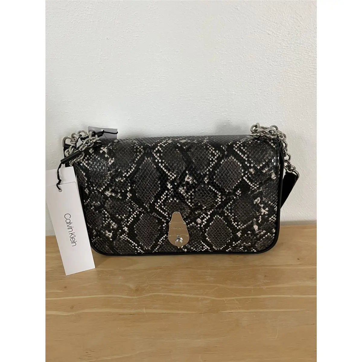 Calvin Klein Lock Asphalt Small Crossbody Bag Black