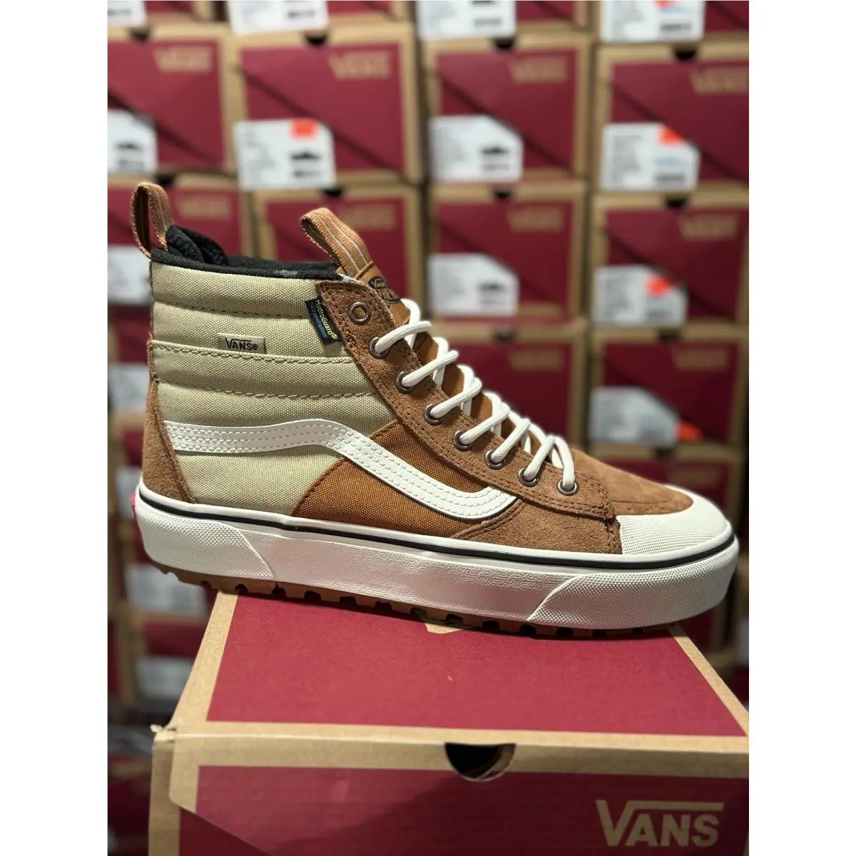 Vans shoes - VANS Sk8-Hi Mte - Mte - VN000CVTI6Y - White 27