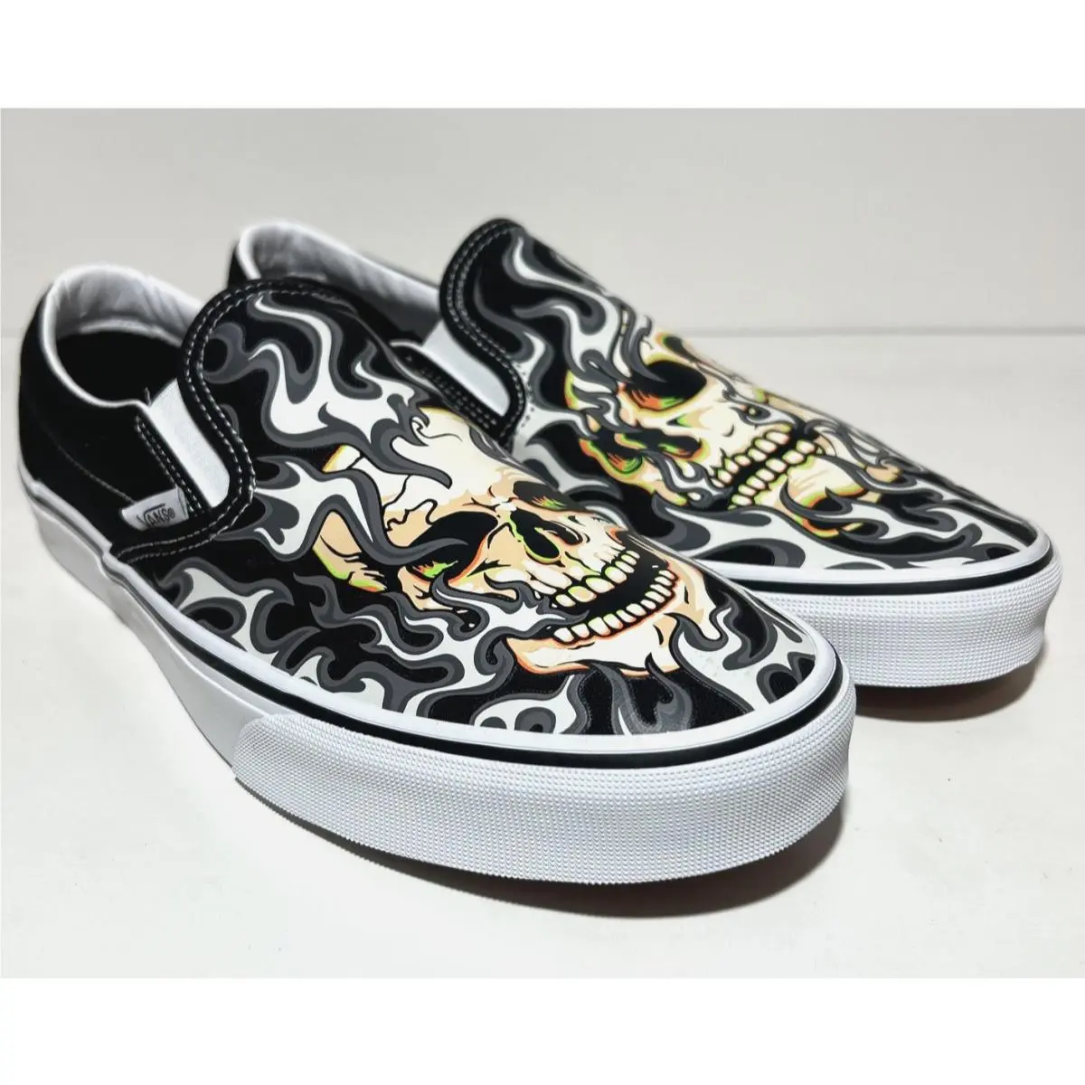 Vans shoes - VANS Classic Slip-On Flame Skull - VN0009Q7BMX - Black 1