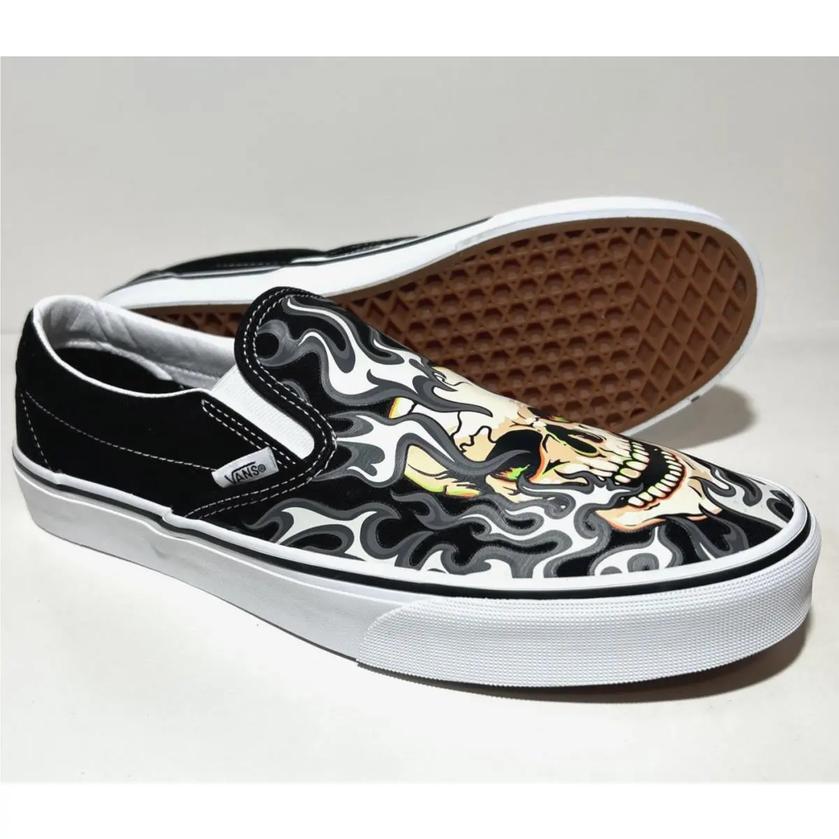Vans shoes - VANS Classic Slip-On Flame Skull - VN0009Q7BMX - Black 4