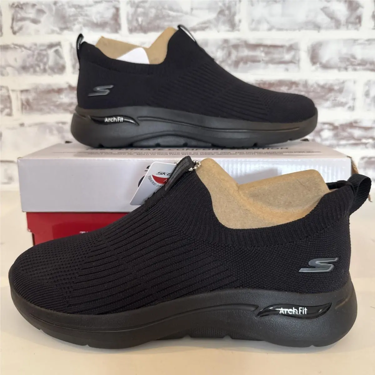 Skechers shoes - Black (UPC: 0194428916859) 1