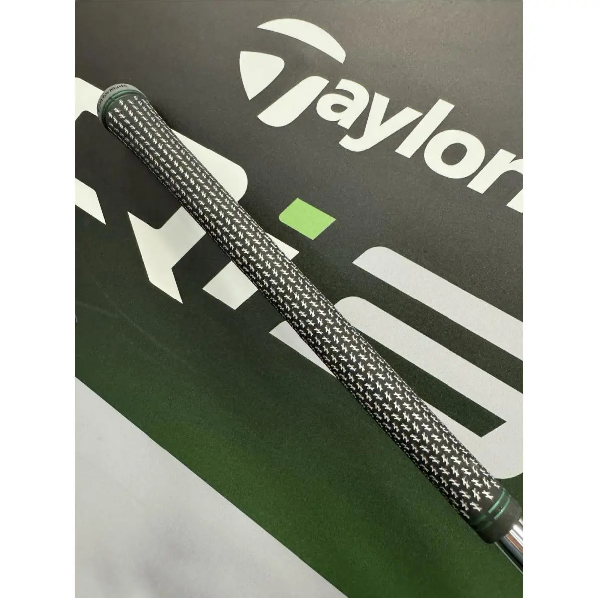 TaylorMade  - True Temper Dynamic Gold 115 Tour Issue - Gold (UPC: 499010265101) 3
