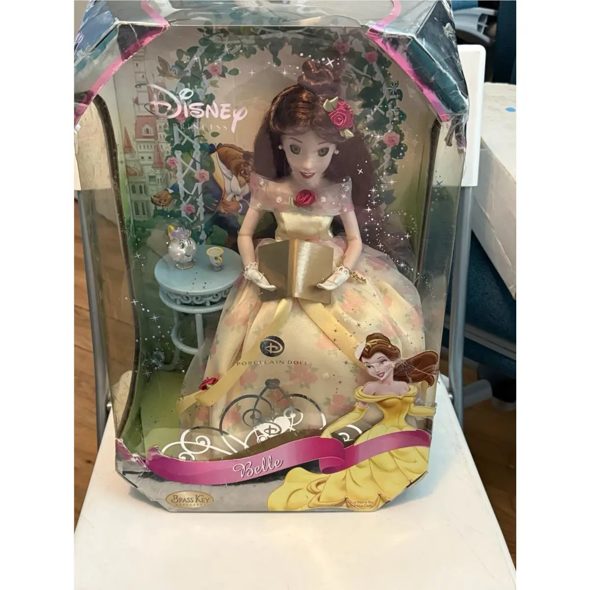 Disney Princess Belle Porcelain Doll Brass Key Magical Moments W/chip Mrs Pots