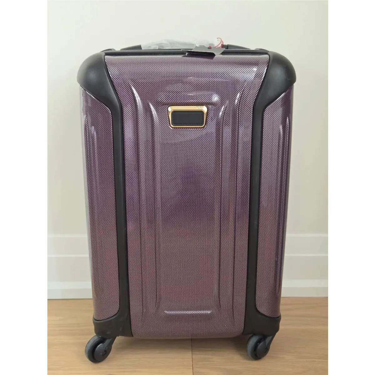 Tumi Vapor International 22 Carry-on Hard Shell Luggage