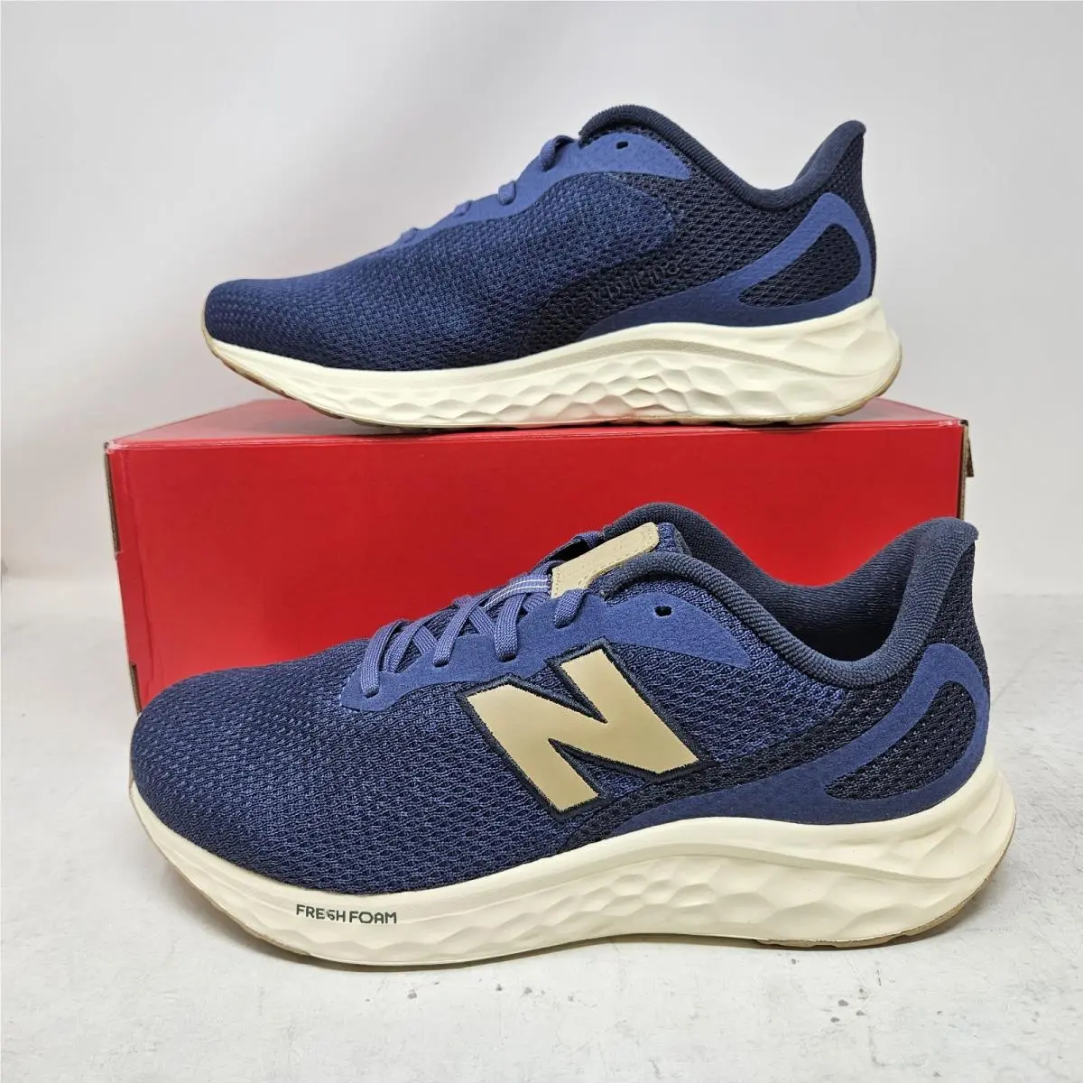 New Balance Fresh Foam Arishi v4 Wide Blue Athletic Shoes / MARISRD4 / Mens 10.5 - Blue Beige