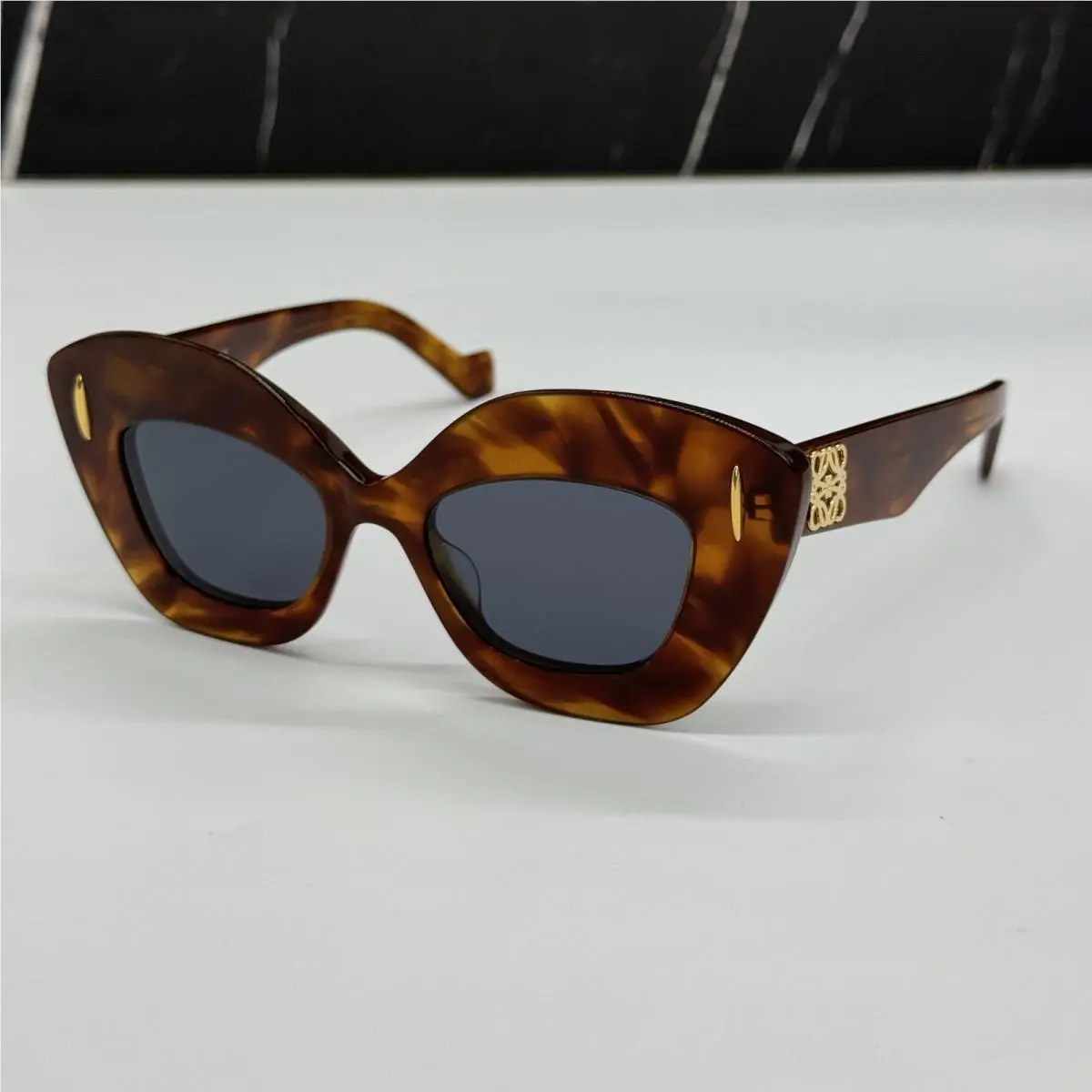 Loewe LW40127I 53V Women Sunglasses Havana Square Loewe Eyewear
