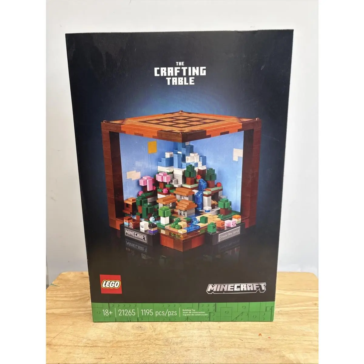 Lego Minecraft Video Game The Crafting Table Building Set 21265 - - Worn Box