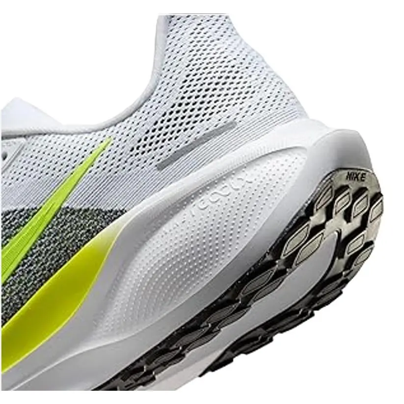 Nike shoes - Volt/White/Black 4