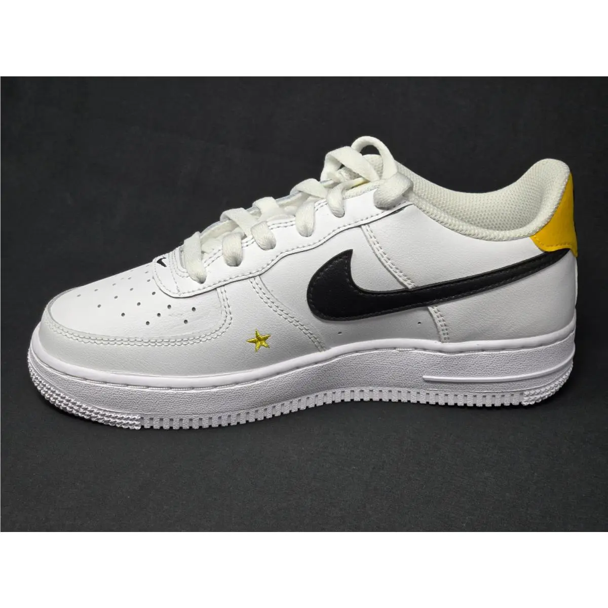 Nike shoes - Nike Air Force 1 LV8 - DM0983-100 - White 0