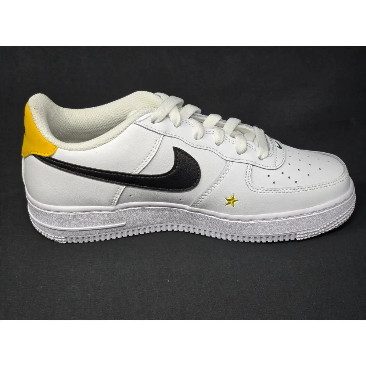 Nike shoes - Nike Air Force 1 LV8 - DM0983-100 - White 3