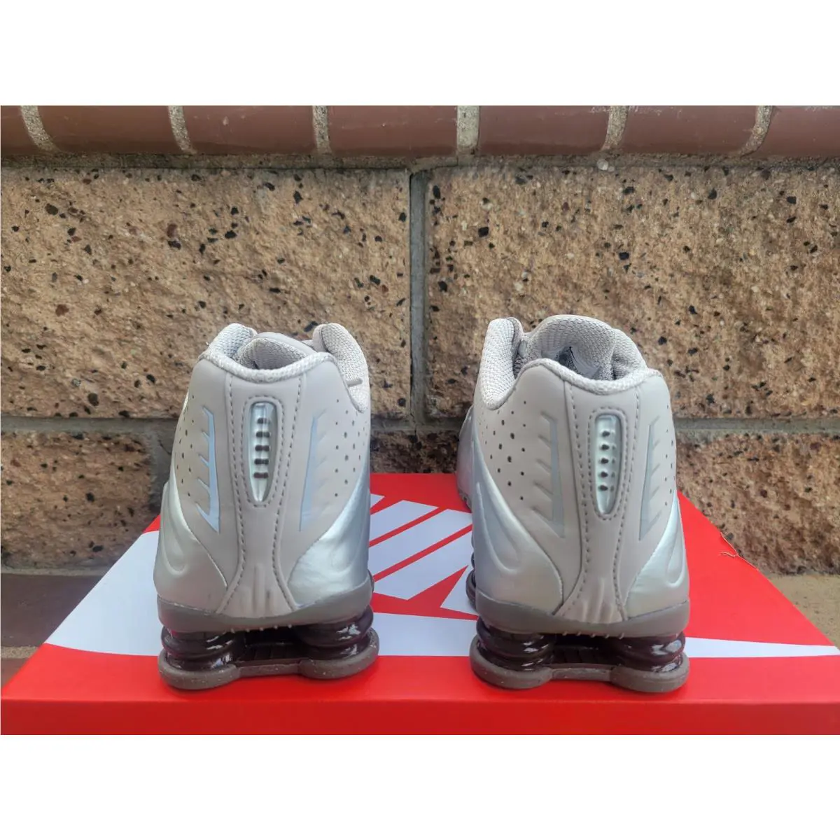 Nike shoes - Nike Shox R4 - Shox - HQ1988-200 - Gray 3