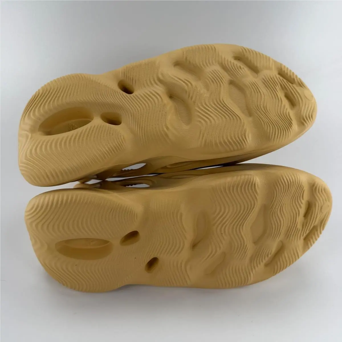 Adidas shoes - Yeezy Foam RNR Desert Sand - GV6843 - Beige 4
