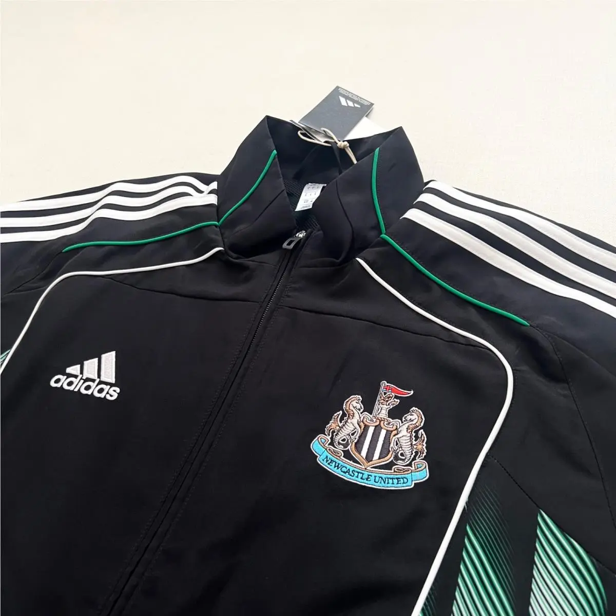 Adidas clothing - Black 5