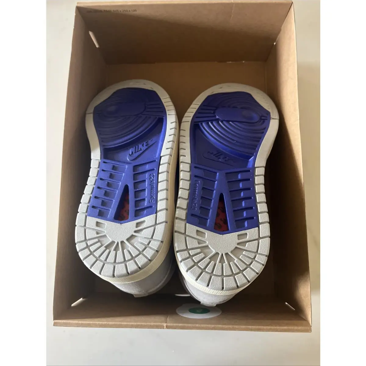 Nike shoes - Air Jordan 1 Zoom - Air Zoom - Lavendar Gray (UPC: 196153968318) 5