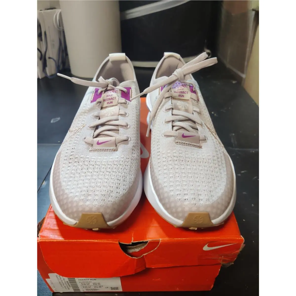 Nike Interact Run Platinum Violet Women`s Size 8.5