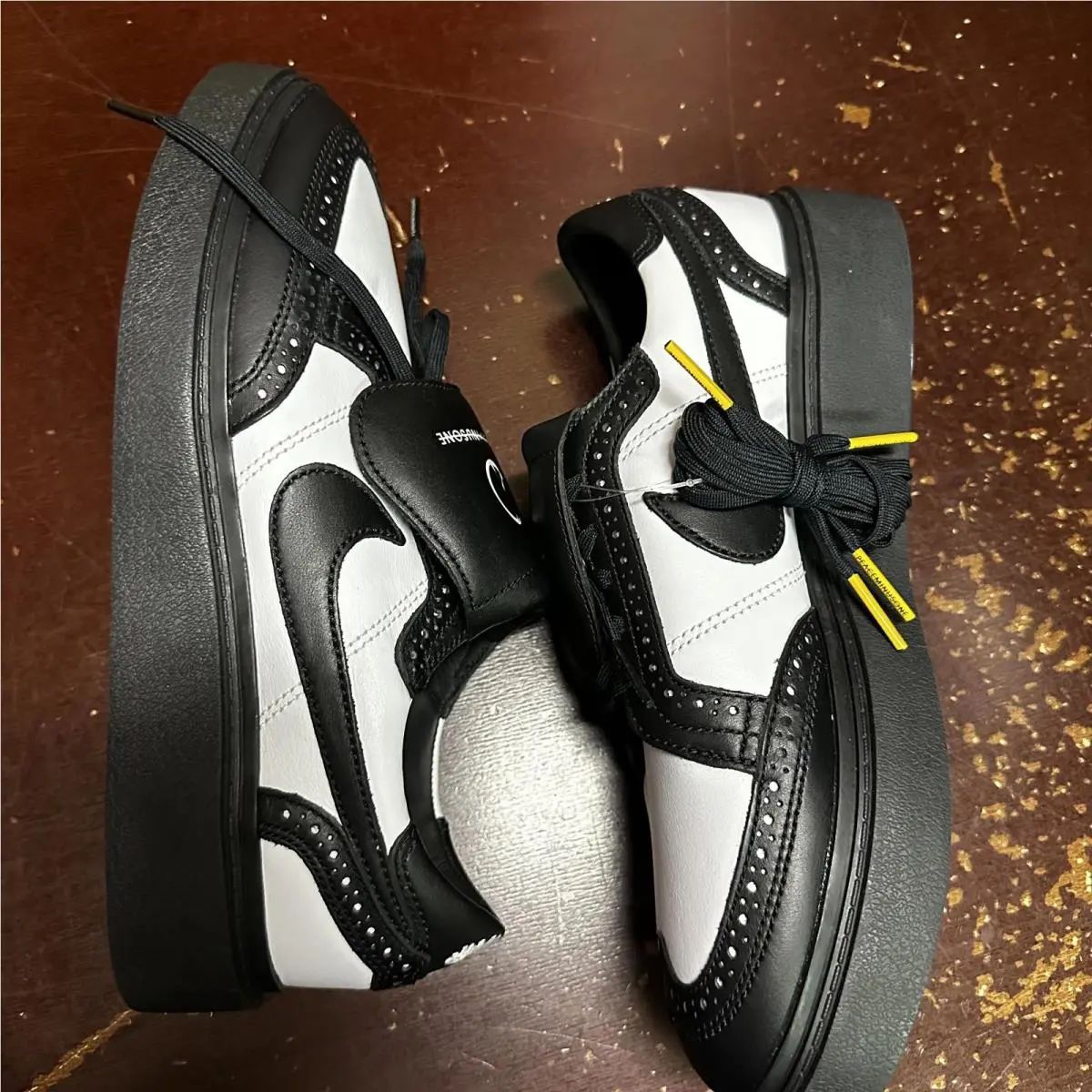 Nike shoes - Black 1