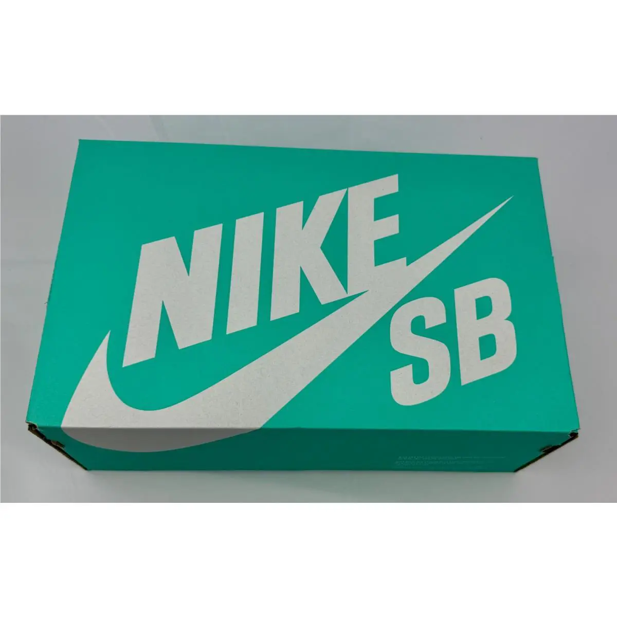 Nike shoes - White (UPC: 193657986350) 0