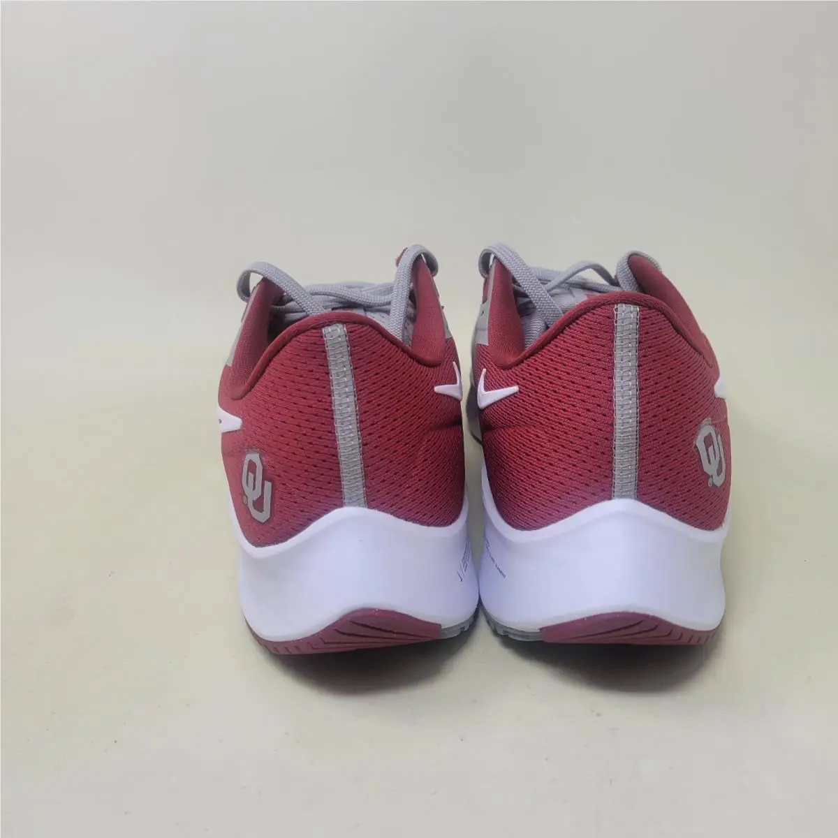 Nike shoes - Gray (UPC: 195237039012) 1