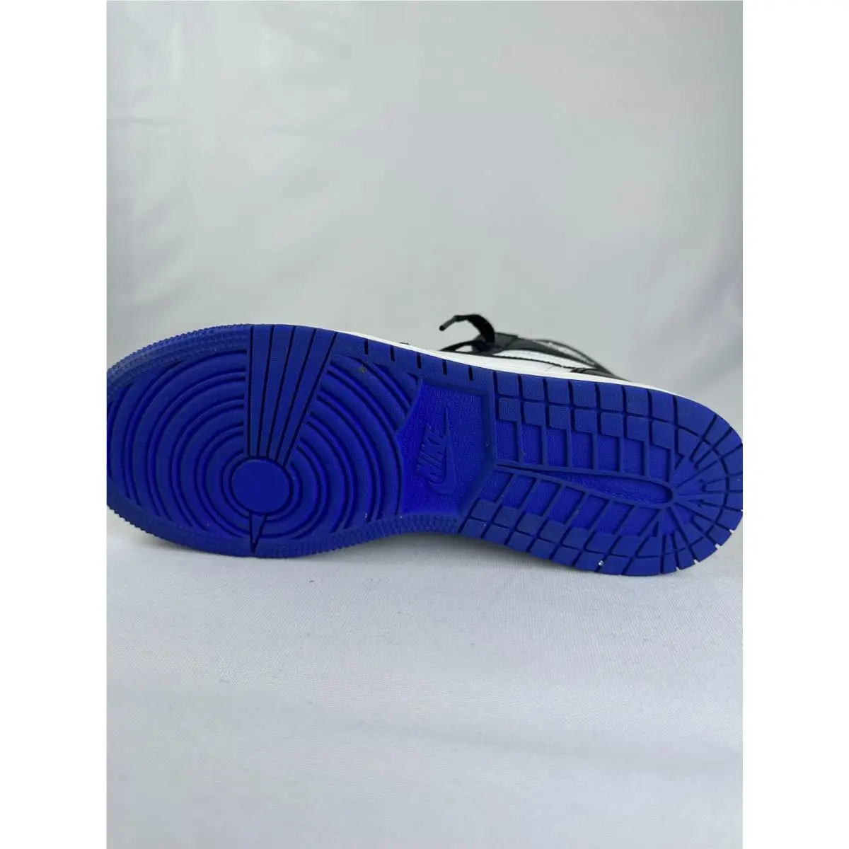 Nike shoes - Blue (UPC: 0193658125789) 4