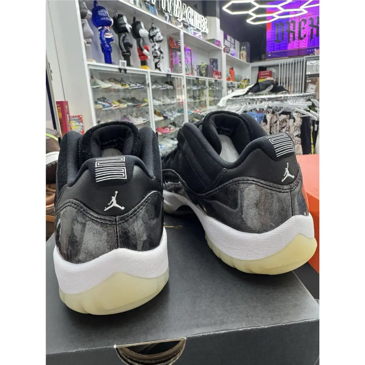 Nike shoes - Air Jordan 11 - Air - 528895-010 - Black 4