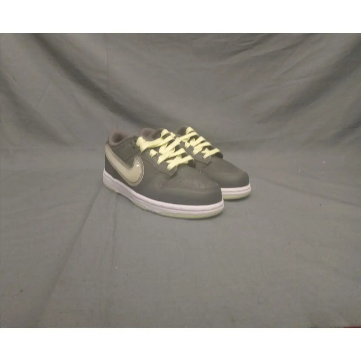 Nike shoes - Nike Dunks - Dunks - Grey (UPC: 197601903219) 8