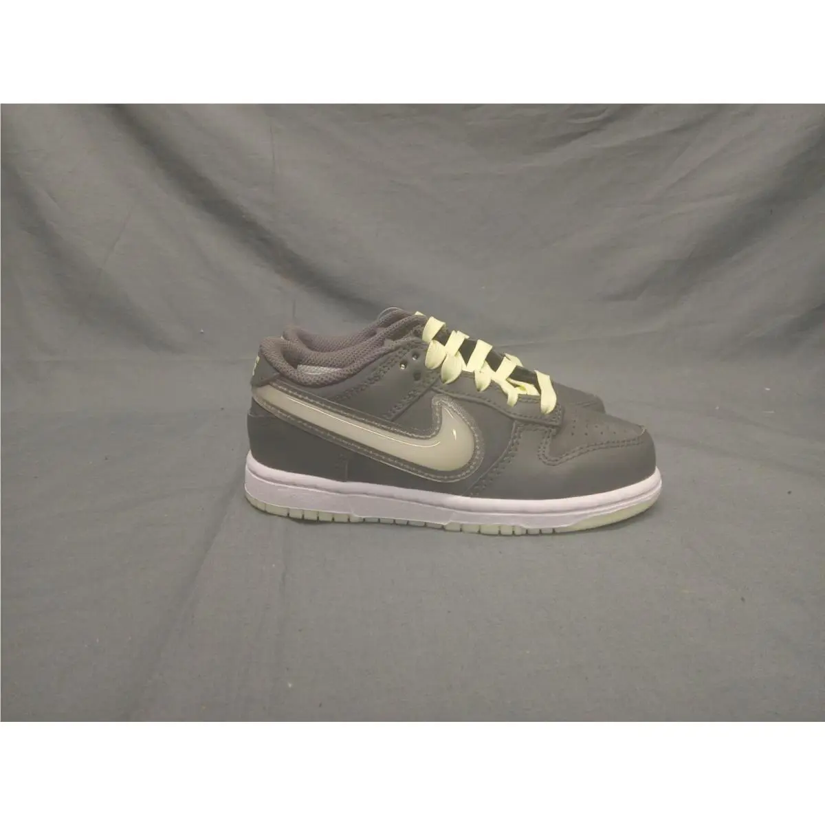 Nike shoes - Nike Dunks - Dunks - Grey (UPC: 197601903219) 7