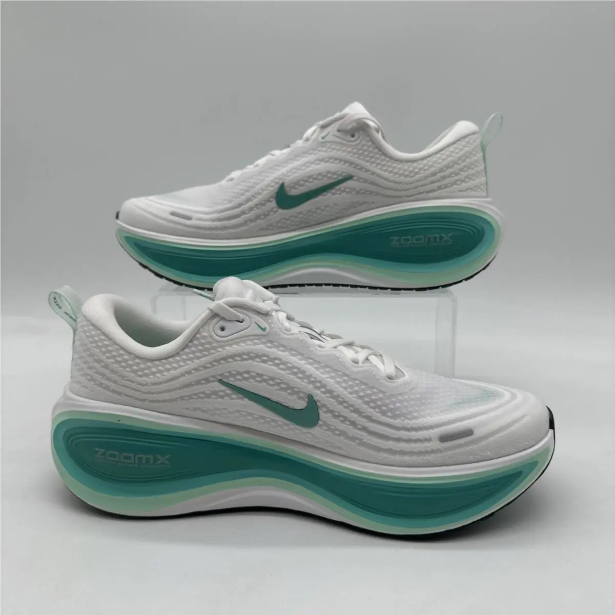 Nike shoes - Nike Vomero Plus - Vomero Plus - HV8154-100 - White 0