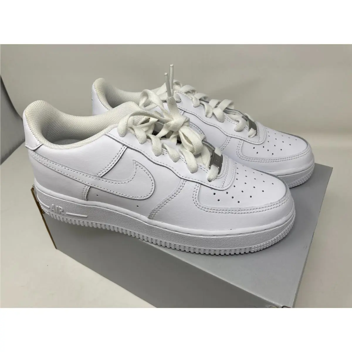 Nike shoes - White 0