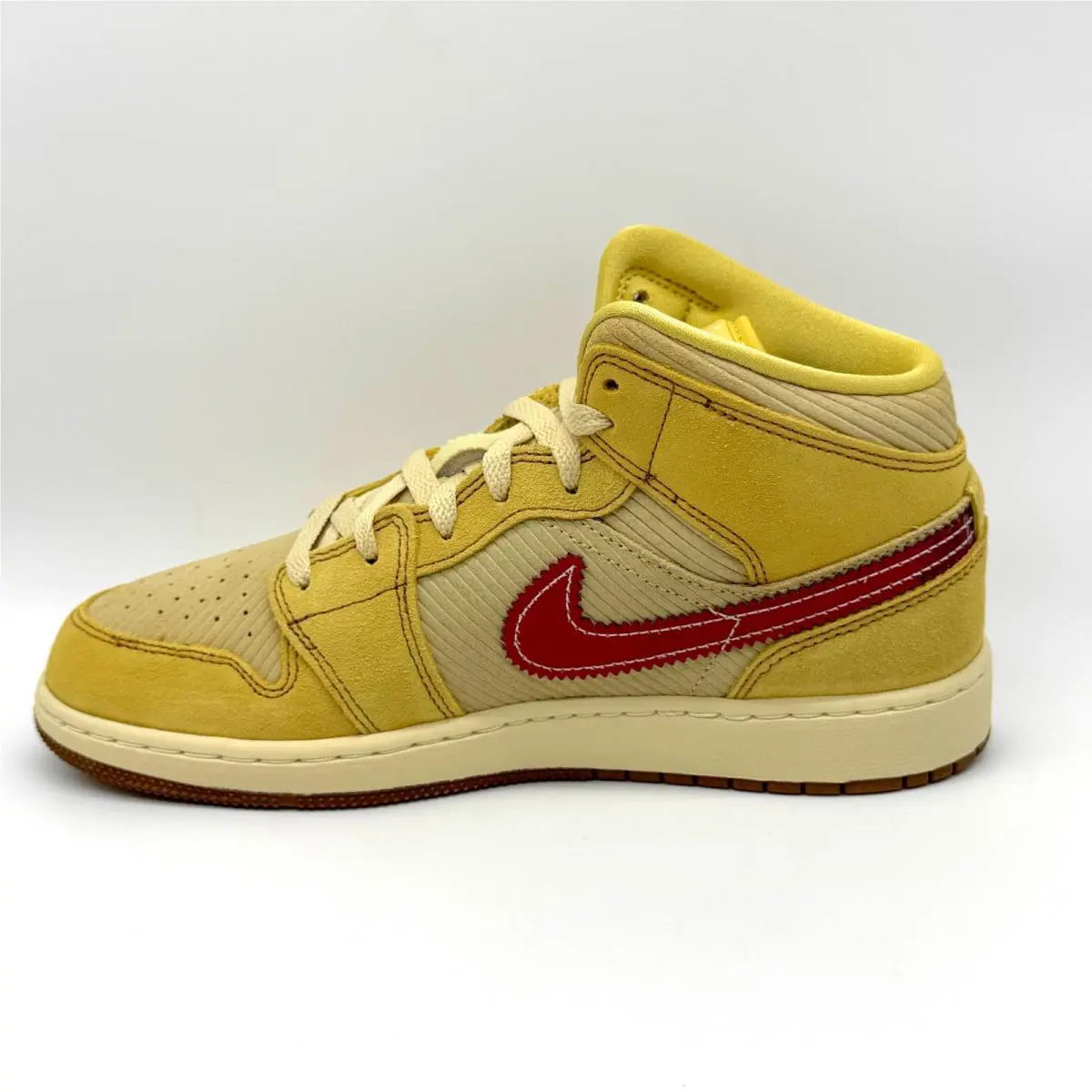 Nike shoes - Air Jordan 1 Mid SE - Yellow (UPC: 197864062609) 4