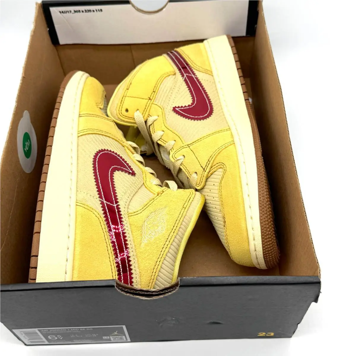 Nike shoes - Air Jordan 1 Mid SE - Yellow (UPC: 197864062609) 7