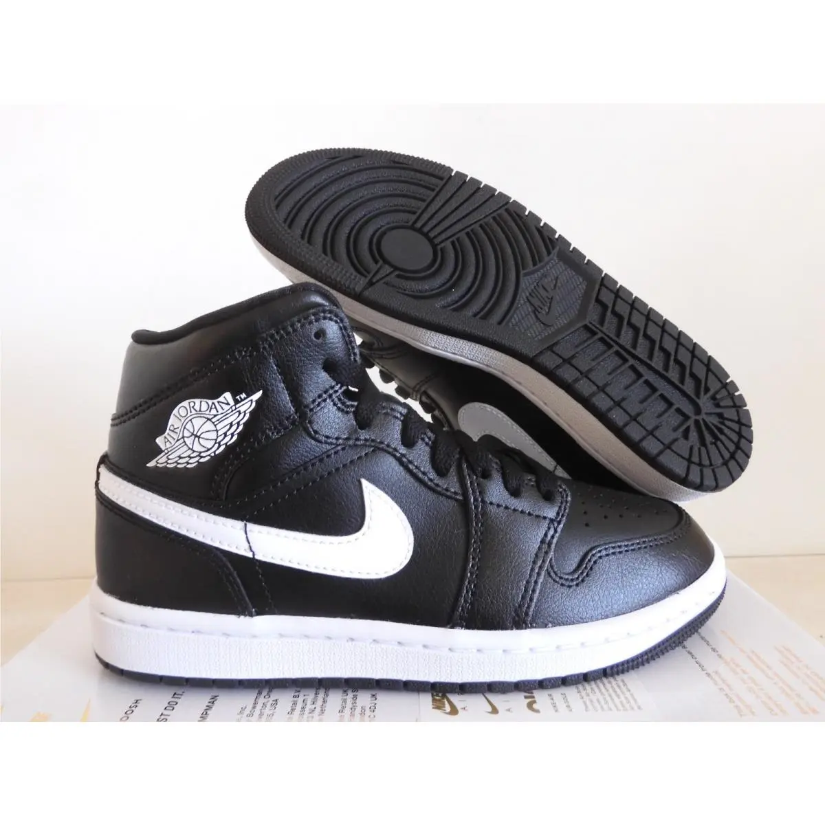 Air Jordan 1 Mid Black-white-black Womens Sz 5.5 DV0991-001 by Nike