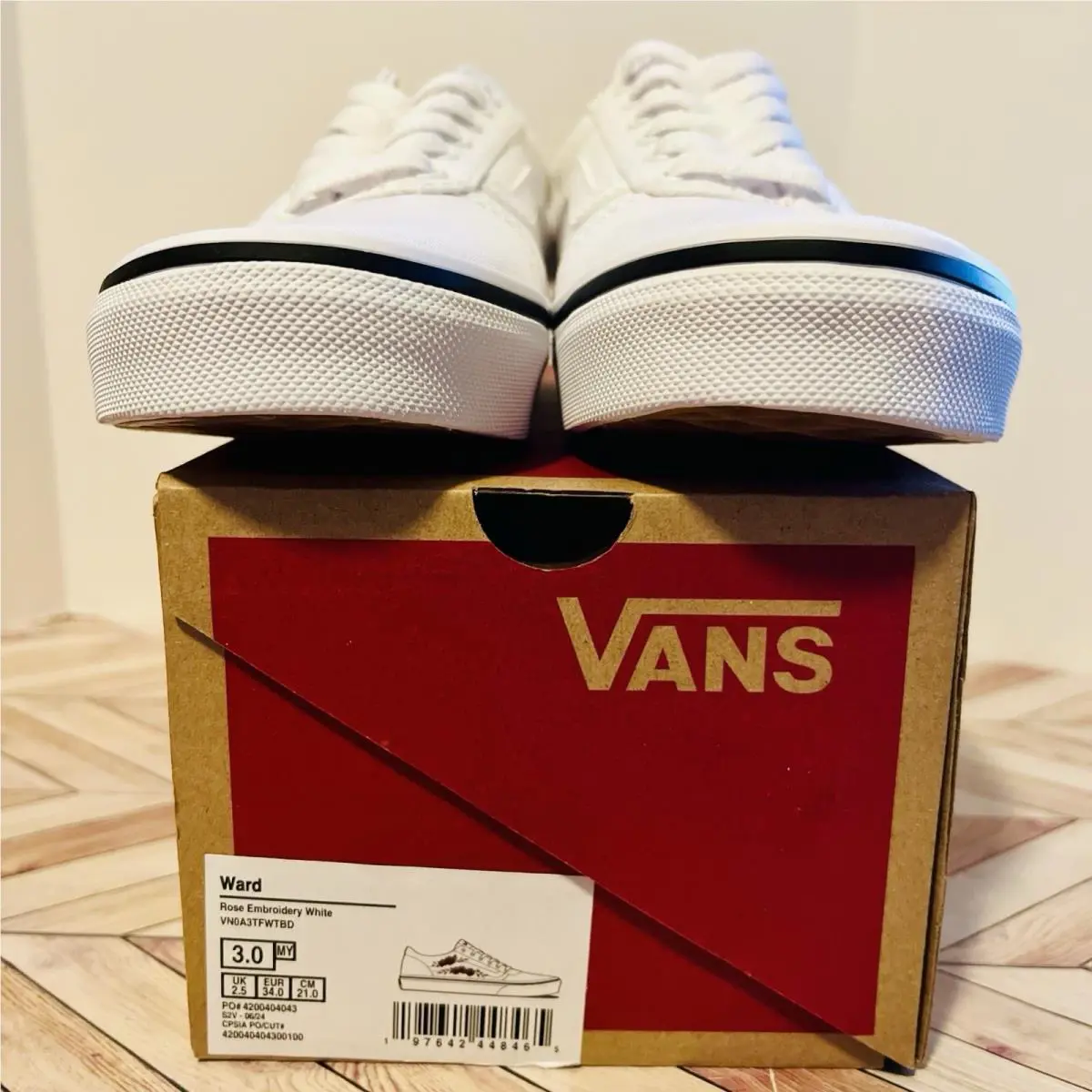 Vans shoes - VANS Ward Rose Embroidery - Ward Rose Embroidery - VN0A3JTFWTBD - White (UPC: 0197642448465) 4