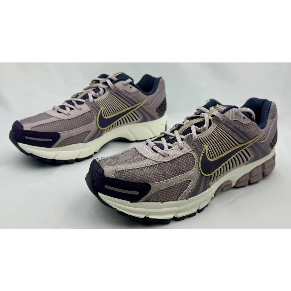 Nike shoes - Nike Zoom Vomero - Zoom Vomero - HQ3643-019 - Multicolor 4