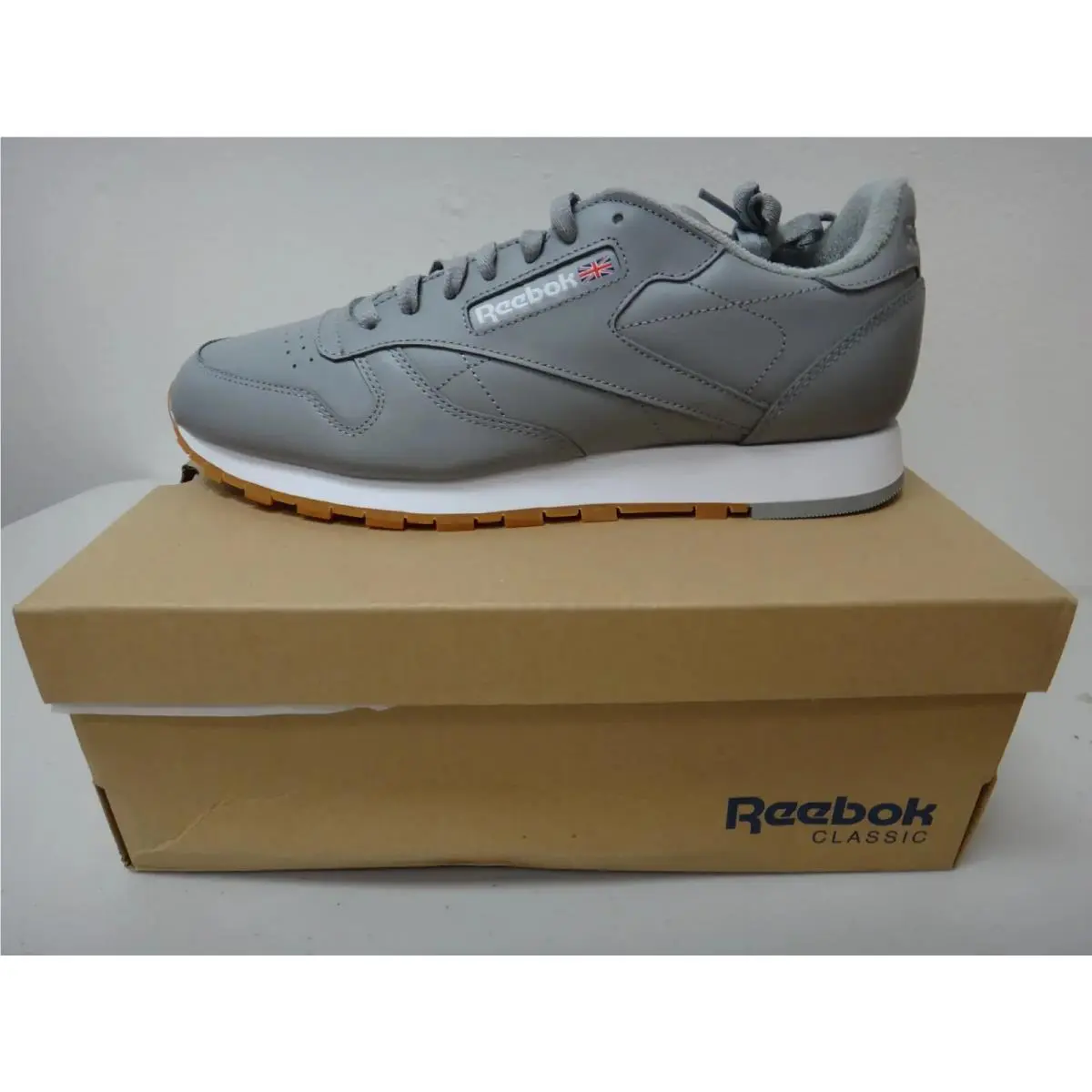 Reebok Classic Leather Men US 11 True Grey Gum Athletic Sneaker DV7172