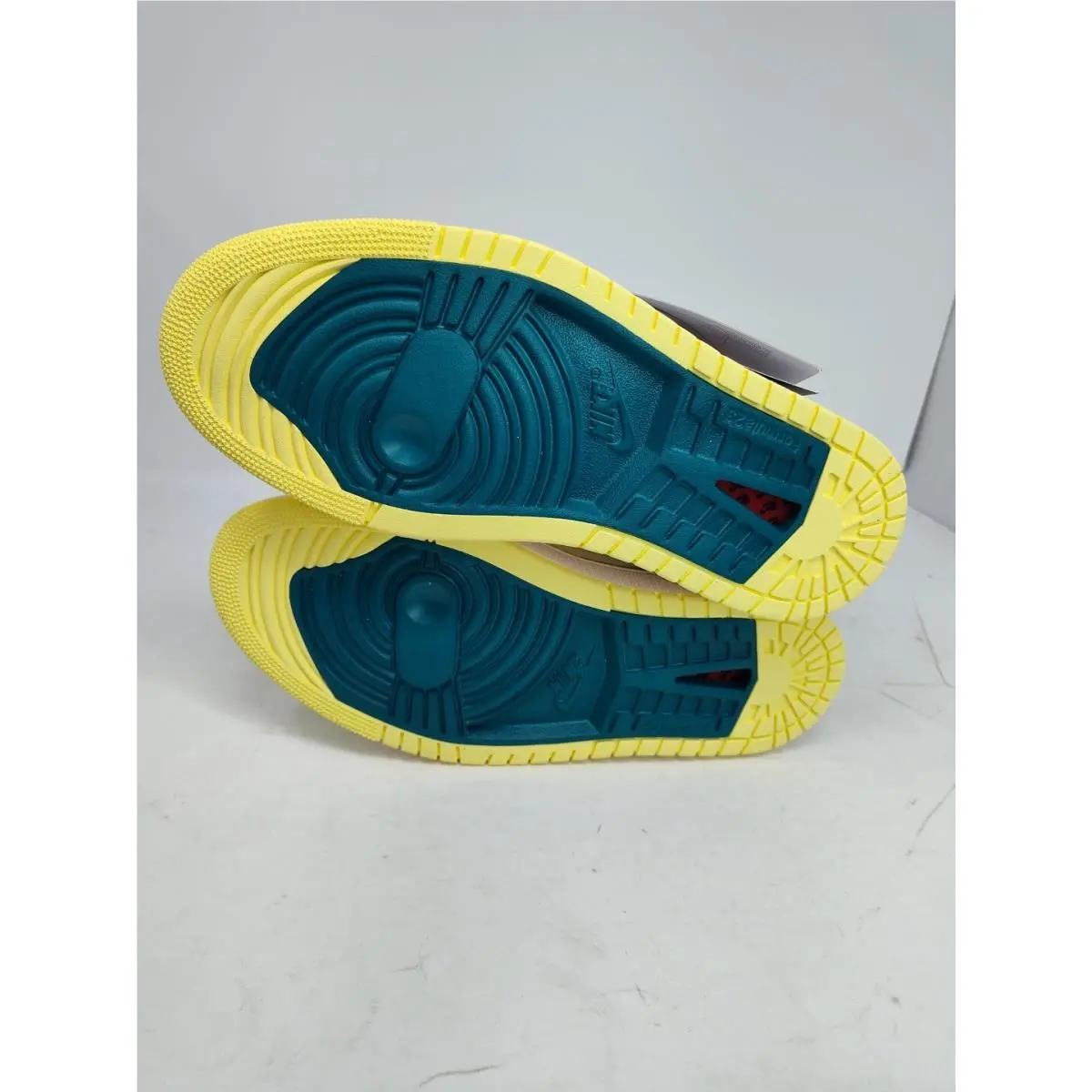 Nike shoes - Air Jordan 1 Zoom - Air Zoom - Dv1305-800 - Yellow 3