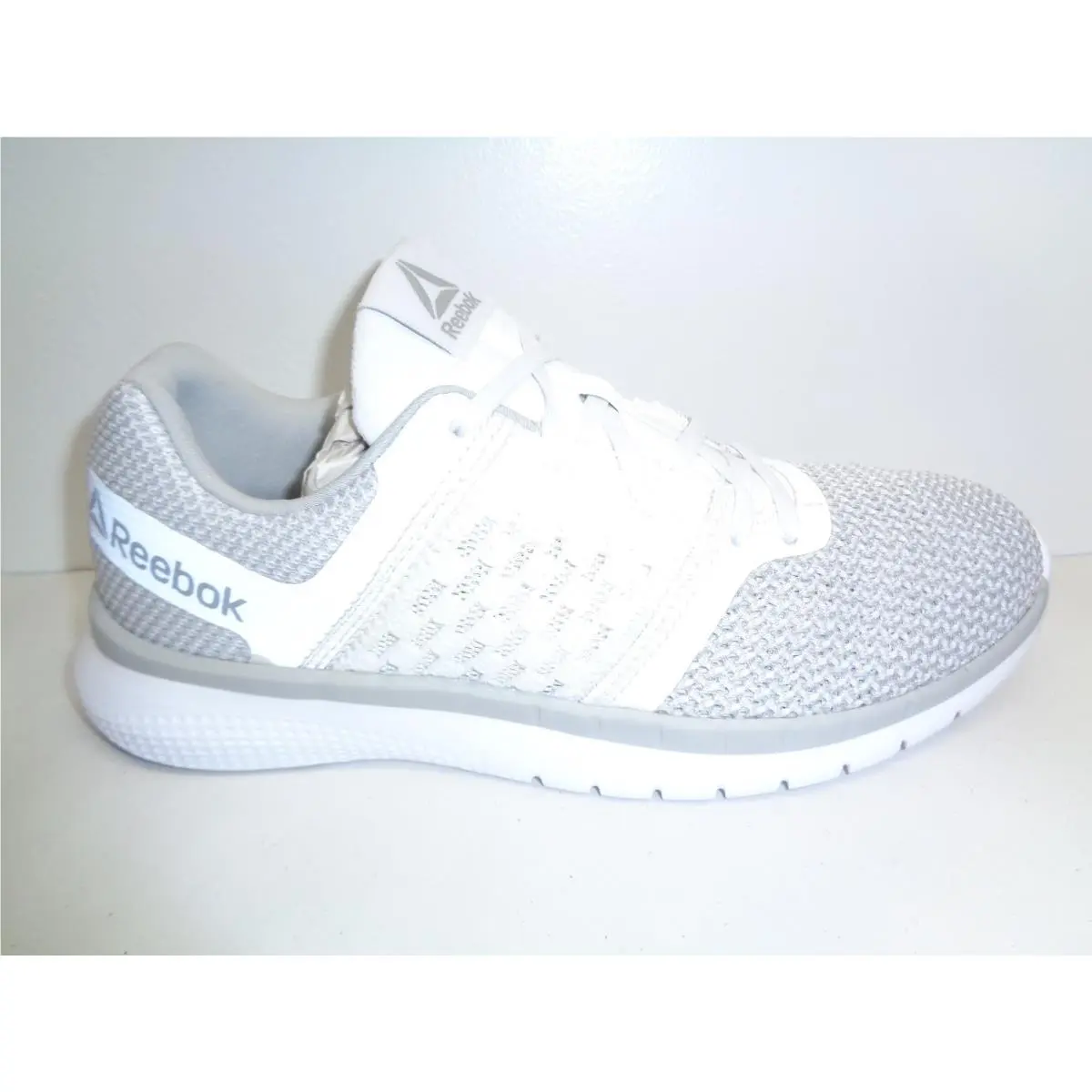 Reebok shoes - White (UPC: 191031339334) 0