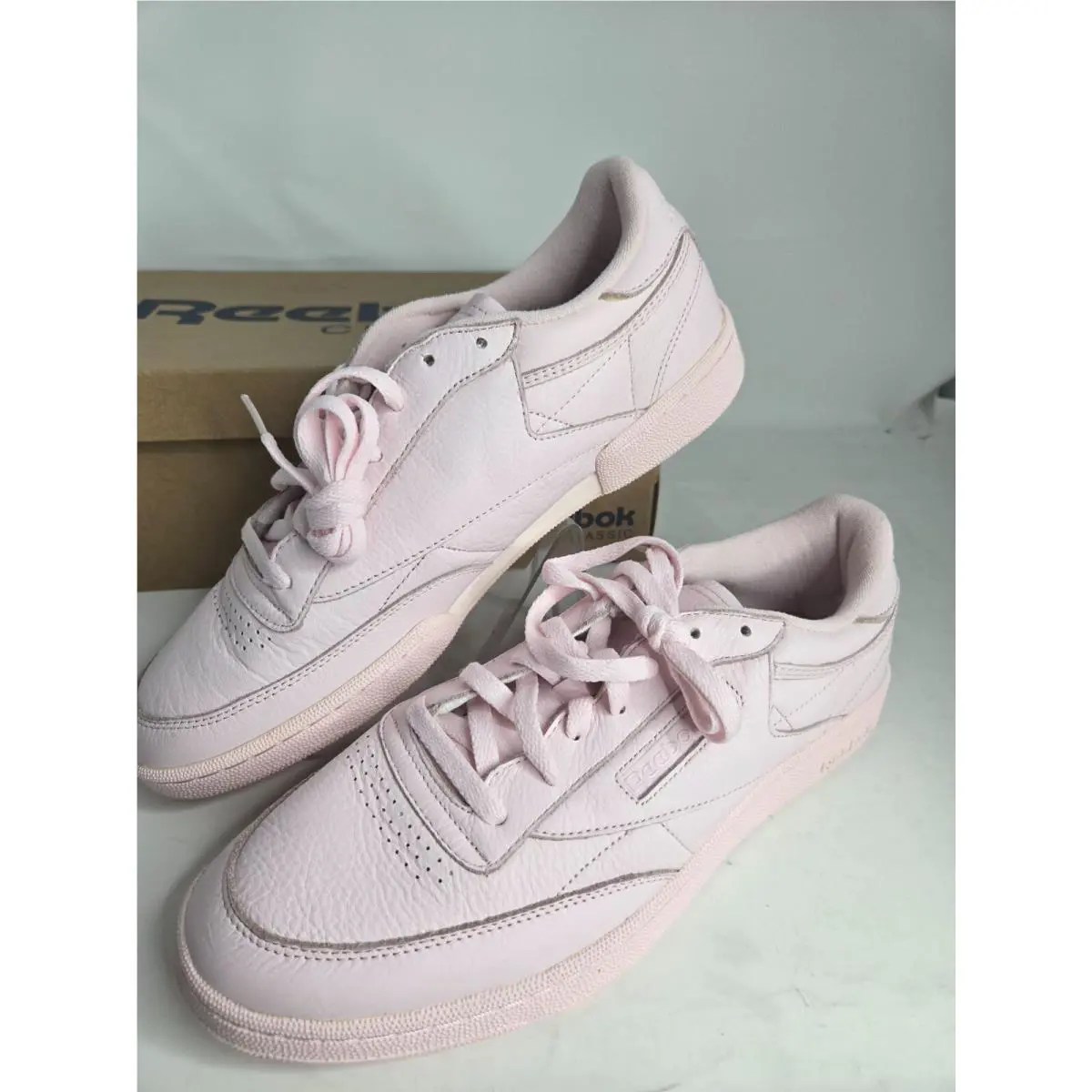 Reebok shoes - Pink (UPC: 191039876329) 0