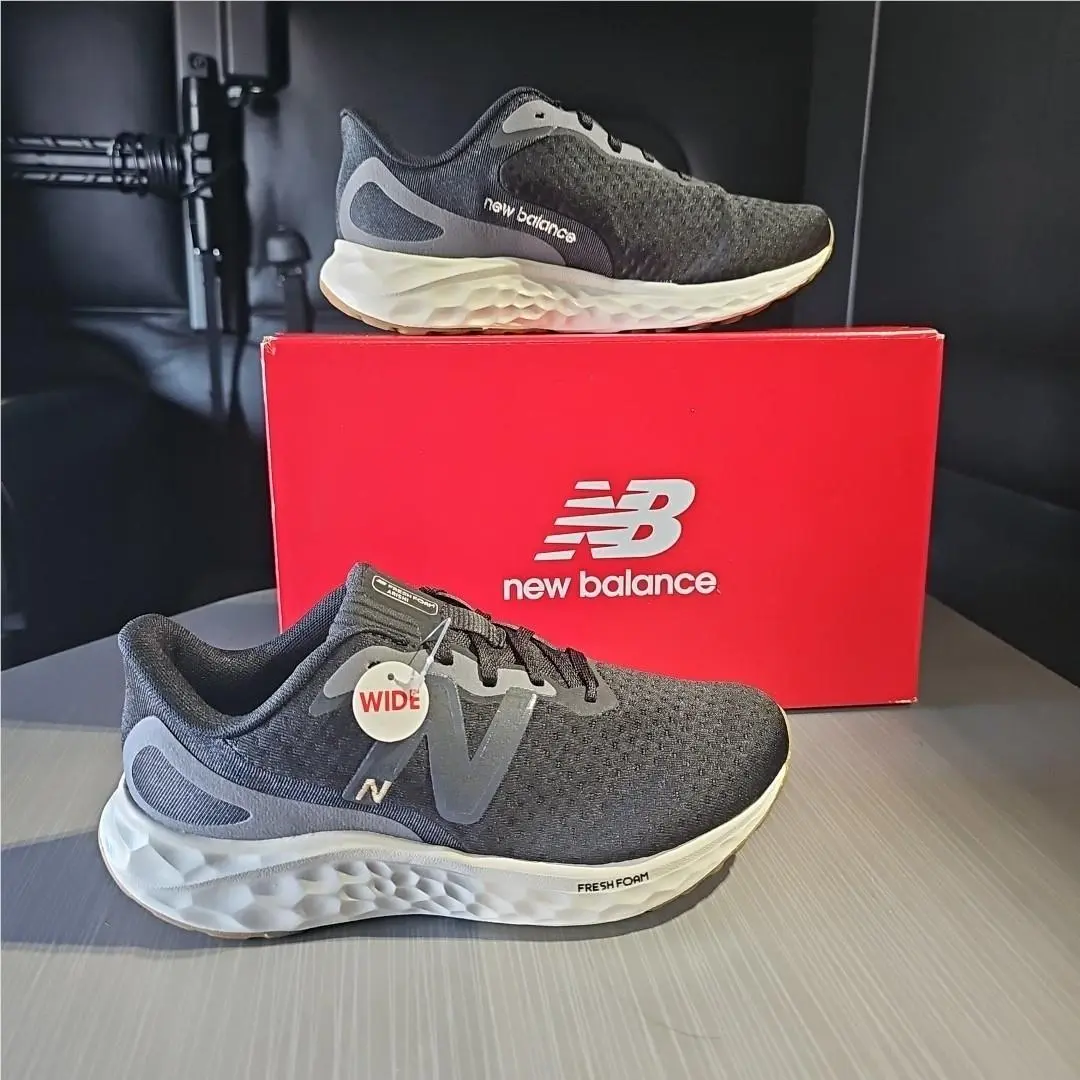 New Balance Fresh Foam Arishi v4 Running Sneakers Womens Size 6.5W Black New