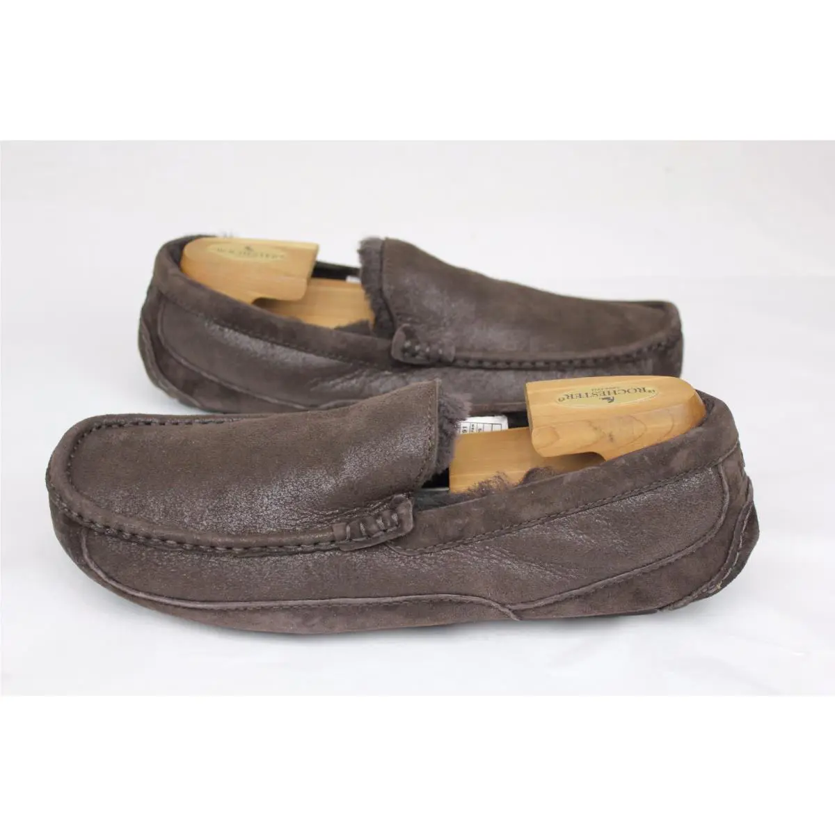 UGG shoes - Brown (UPC: 888855187578) 1