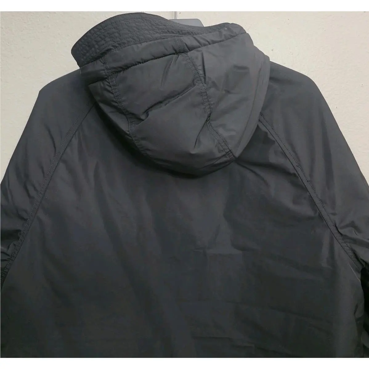Nike clothing - Nike Sportswear Club Fleece Therma-Fit Parka Jacket - FZ0869-010 - Black (UPC: 197596513110) 4