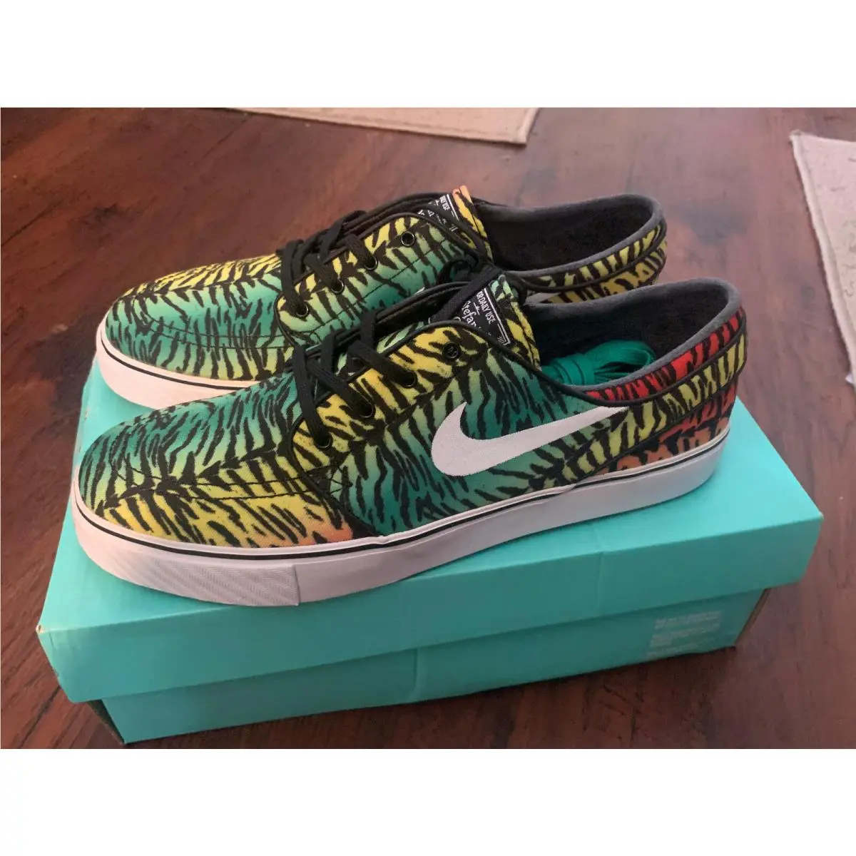 Nike shoes - 615957-613 - 615957-613 - Rasta(Red/Yellow/Green)/Black/White 2