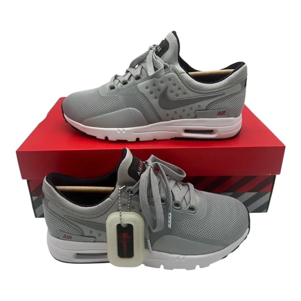 Nike Air Max Zero QS Shoes Women`s Size 7 Metallic Silver Sneakers 863700-002 - Silver