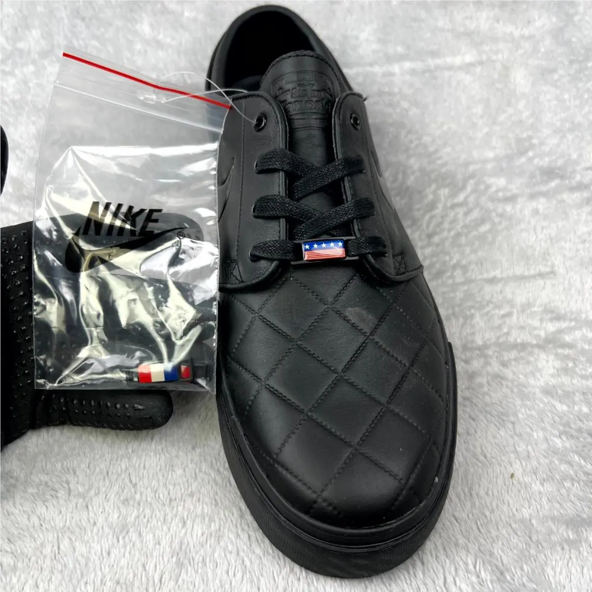 Nike shoes - Nike SB Stefan Janoski - Stefan Janoski - 833600-006 - Black (UPC: 884498152423) 0
