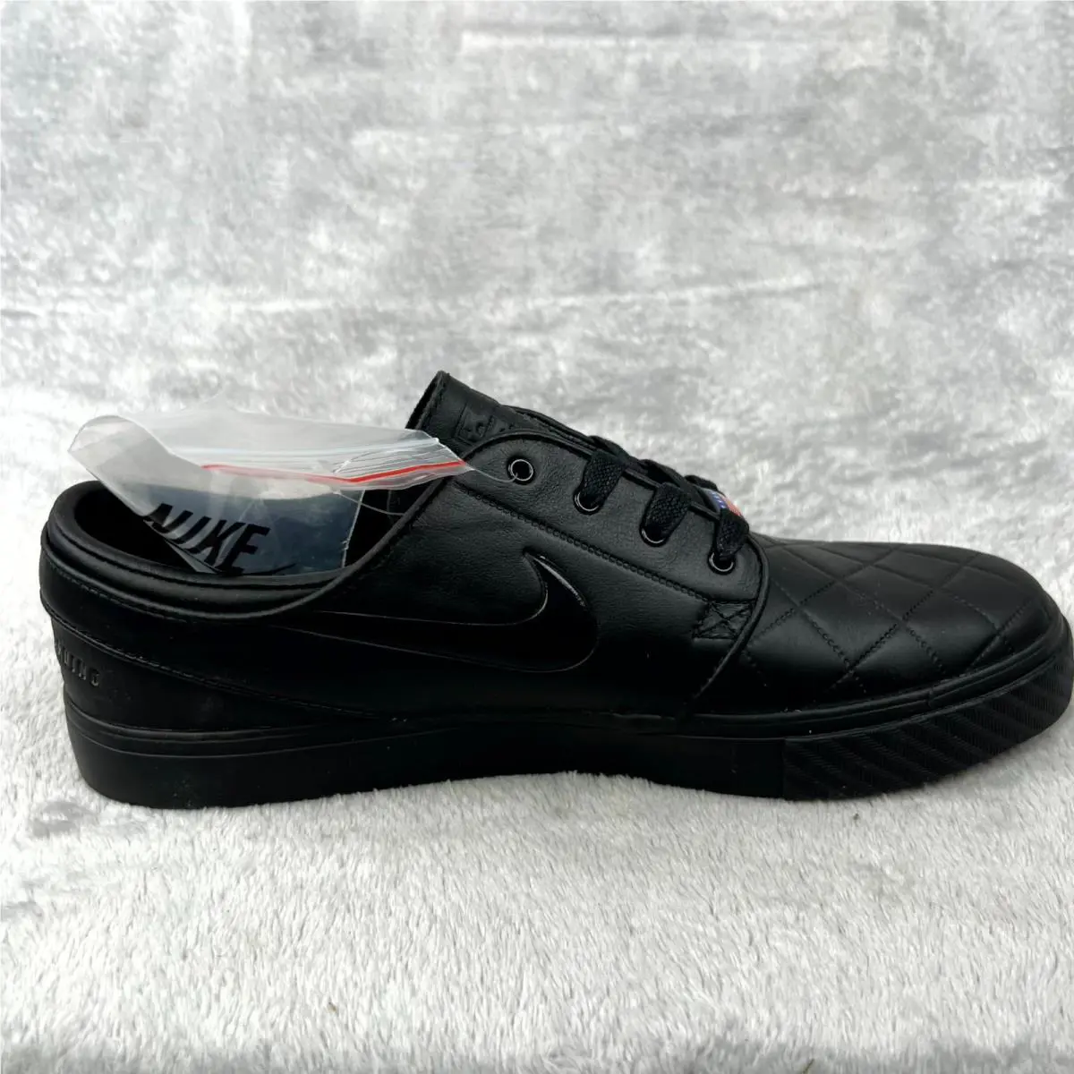 Nike shoes - Nike SB Stefan Janoski - Stefan Janoski - 833600-006 - Black (UPC: 884498152423) 3